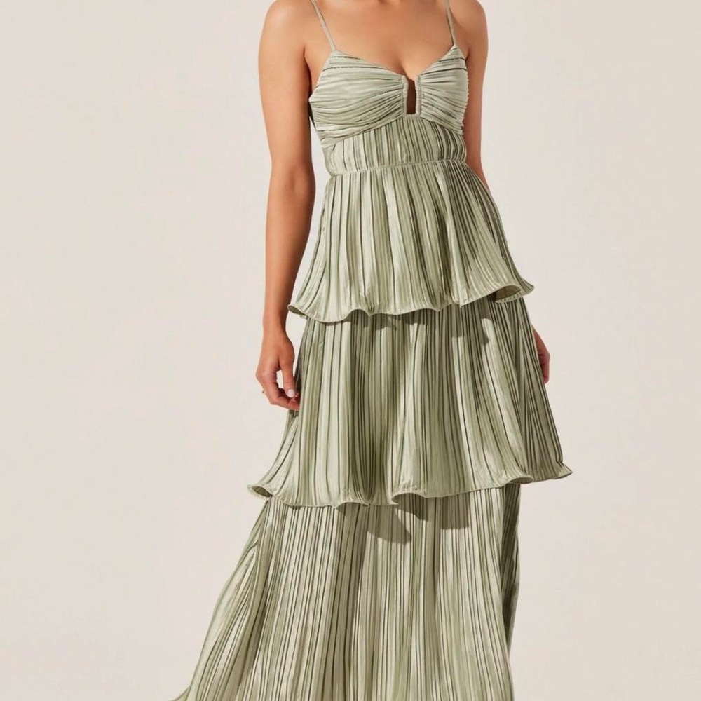 The cutest ASTR THE LABEL dress!